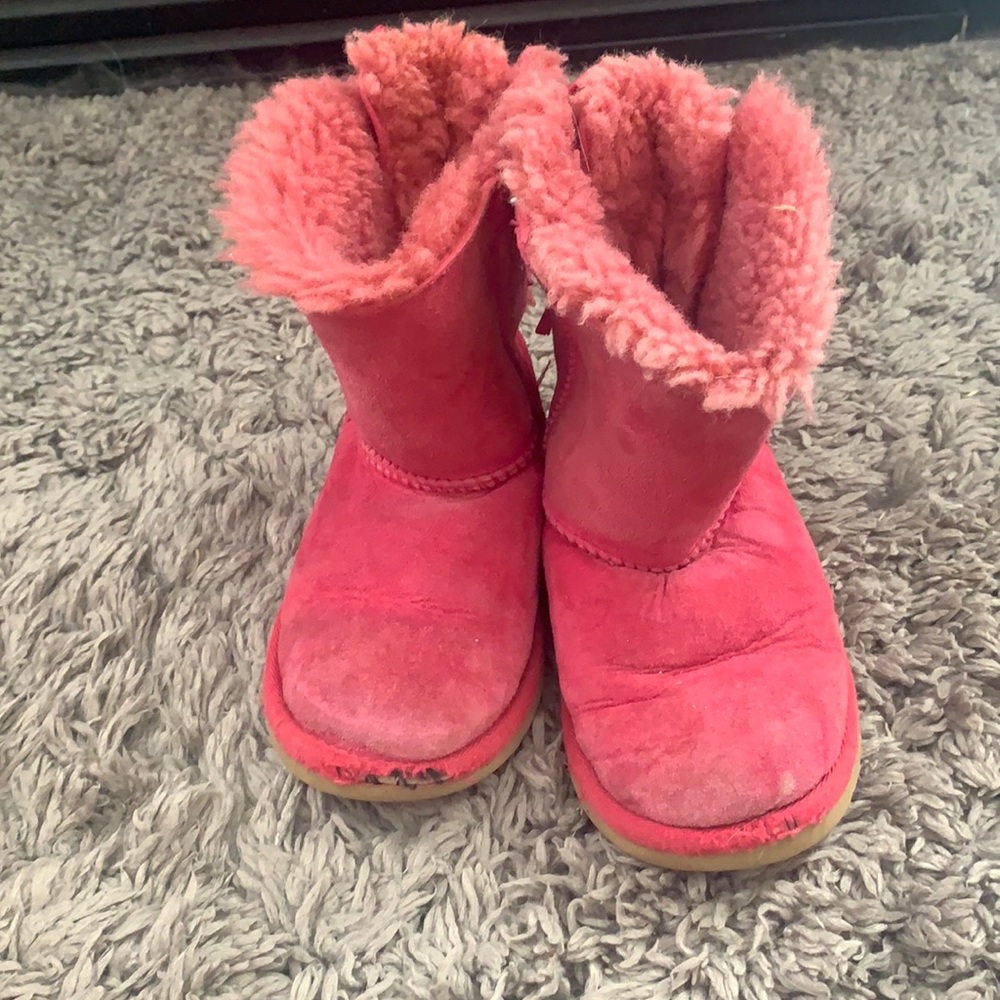 UGG Bailey Bow size 10